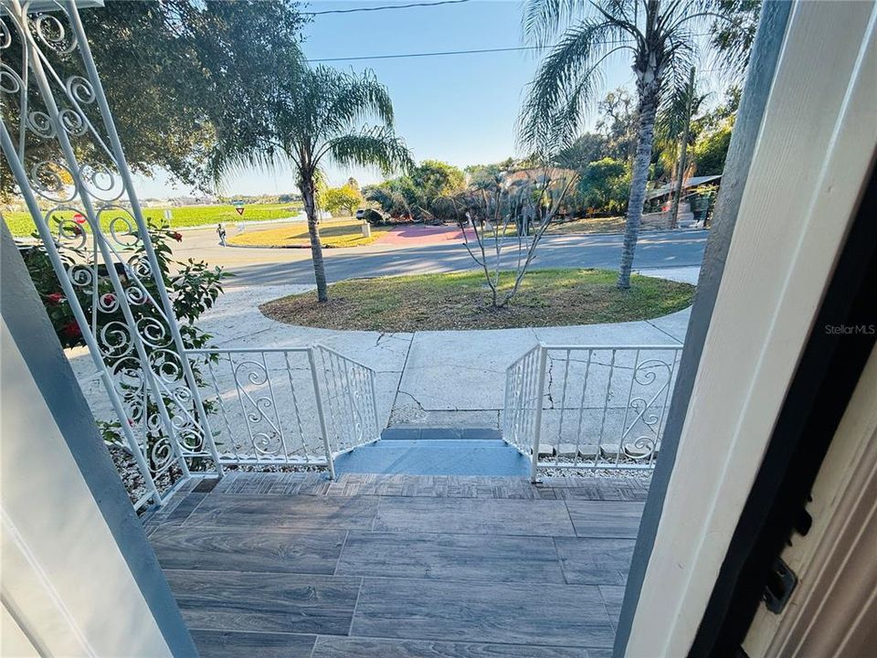 For Rent: $2,200 (3 beds, 1 baths, 1542 Square Feet)