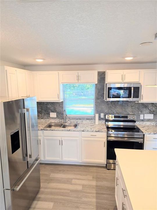 For Rent: $2,200 (3 beds, 1 baths, 1542 Square Feet)