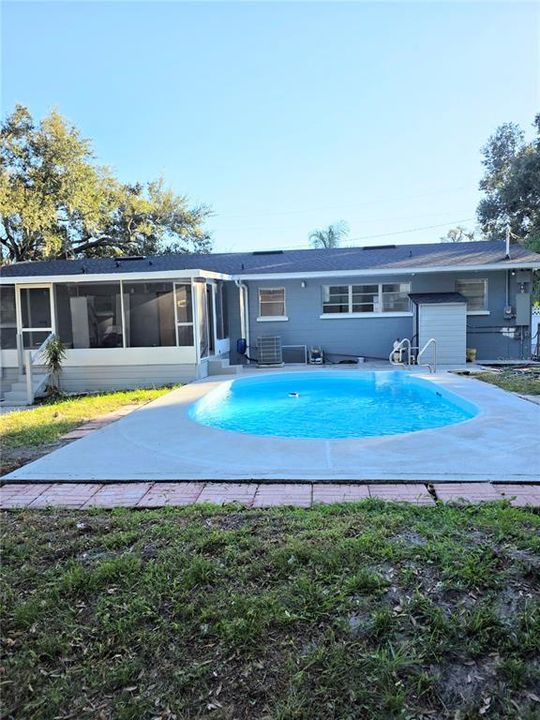 For Rent: $2,200 (3 beds, 1 baths, 1542 Square Feet)