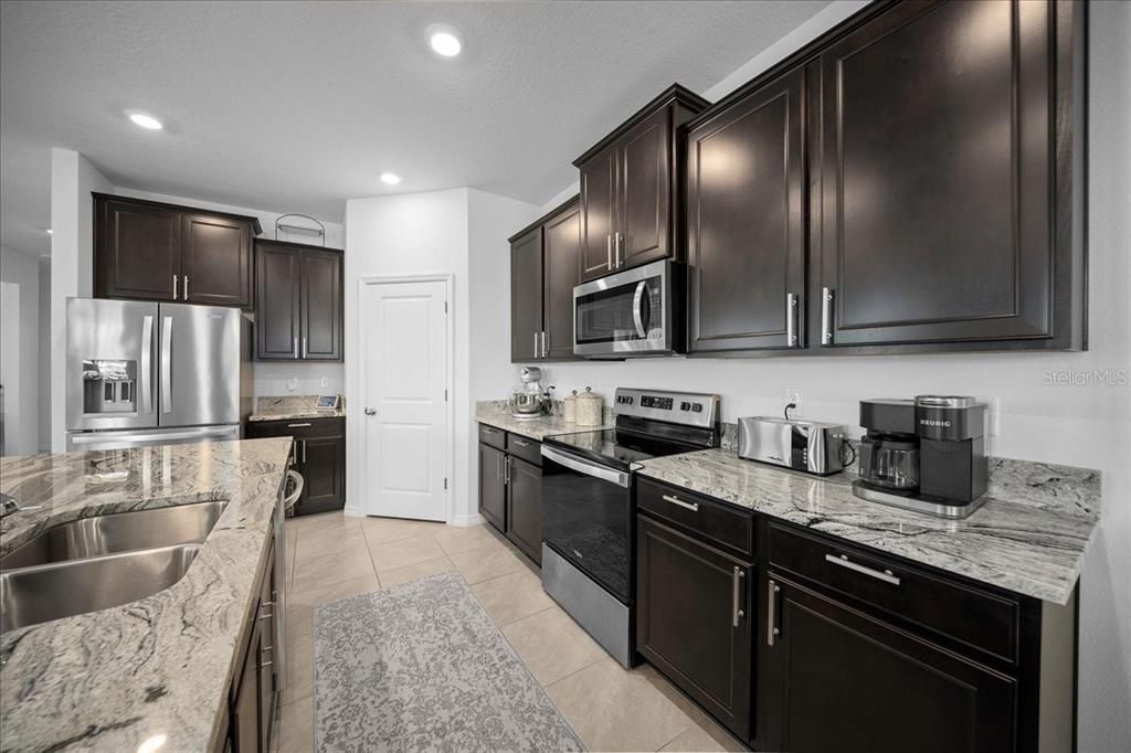 For Sale: $460,000 (4 beds, 3 baths, 2835 Square Feet)