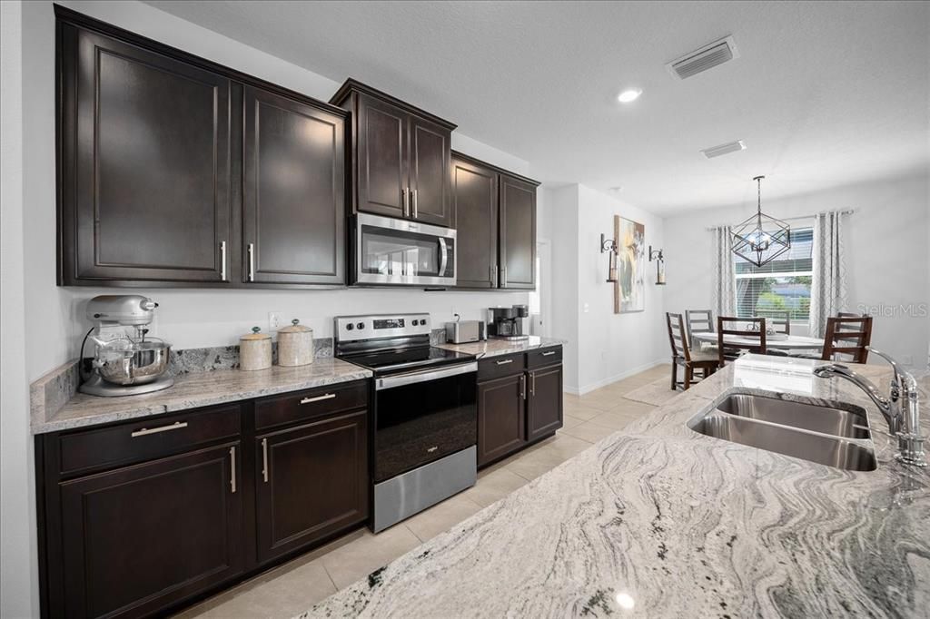 For Sale: $460,000 (4 beds, 3 baths, 2835 Square Feet)