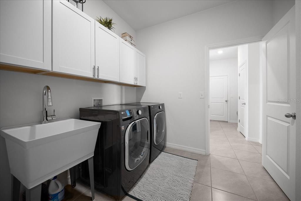 For Sale: $460,000 (4 beds, 3 baths, 2835 Square Feet)