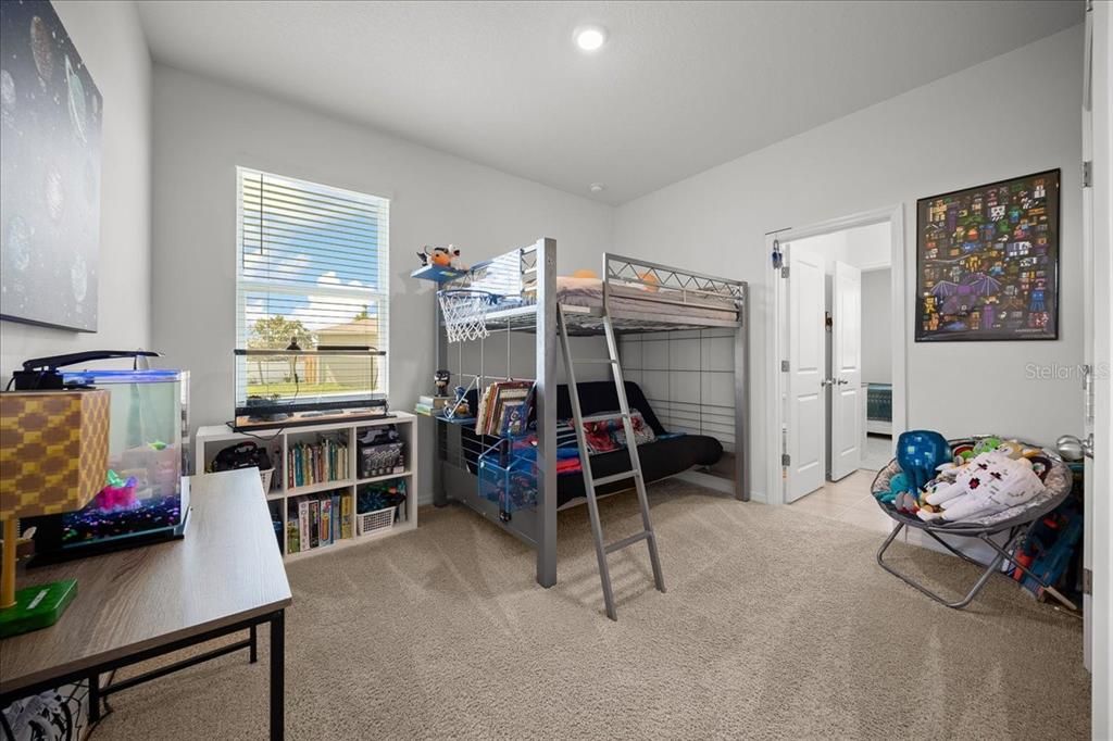 For Sale: $460,000 (4 beds, 3 baths, 2835 Square Feet)