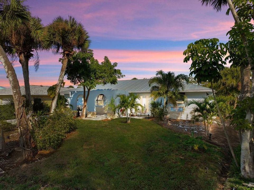 Под контрактом: $759,000 (3 спален, 3 ванн, 1503 Квадратных фут)