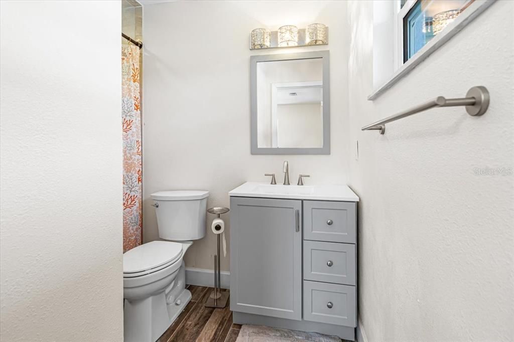 Под контрактом: $759,000 (3 спален, 3 ванн, 1503 Квадратных фут)