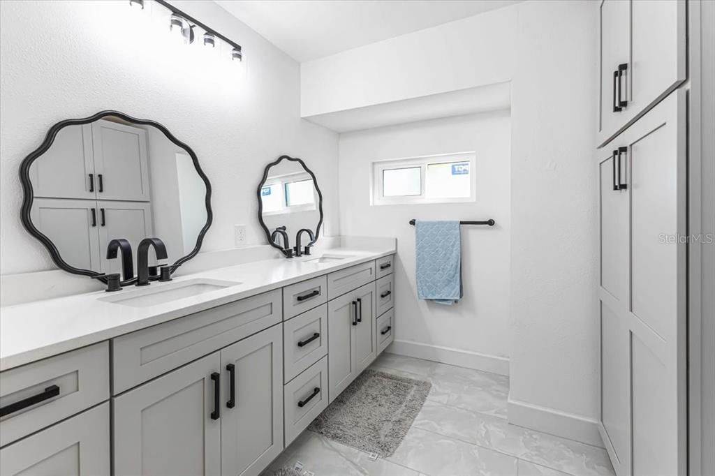 Под контрактом: $759,000 (3 спален, 3 ванн, 1503 Квадратных фут)