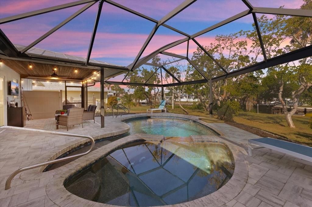 Под контрактом: $759,000 (3 спален, 3 ванн, 1503 Квадратных фут)