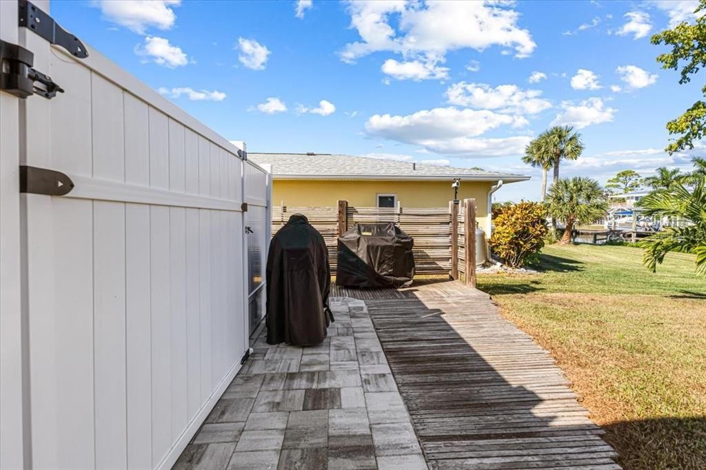 Под контрактом: $759,000 (3 спален, 3 ванн, 1503 Квадратных фут)