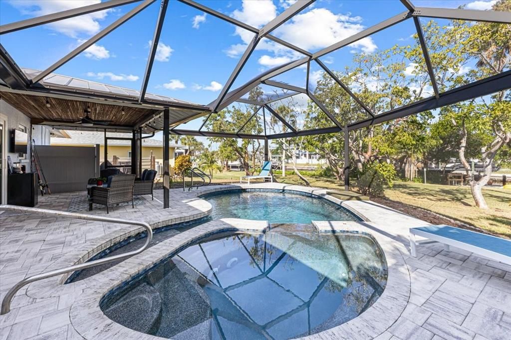 Под контрактом: $759,000 (3 спален, 3 ванн, 1503 Квадратных фут)