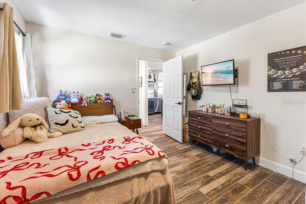 Под контрактом: $759,000 (3 спален, 3 ванн, 1503 Квадратных фут)