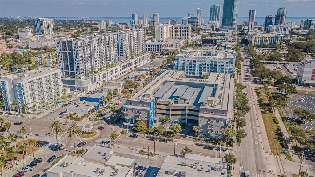 合同活跃: $468,000 (1 贝兹, 1 浴室, 1116 平方英尺)