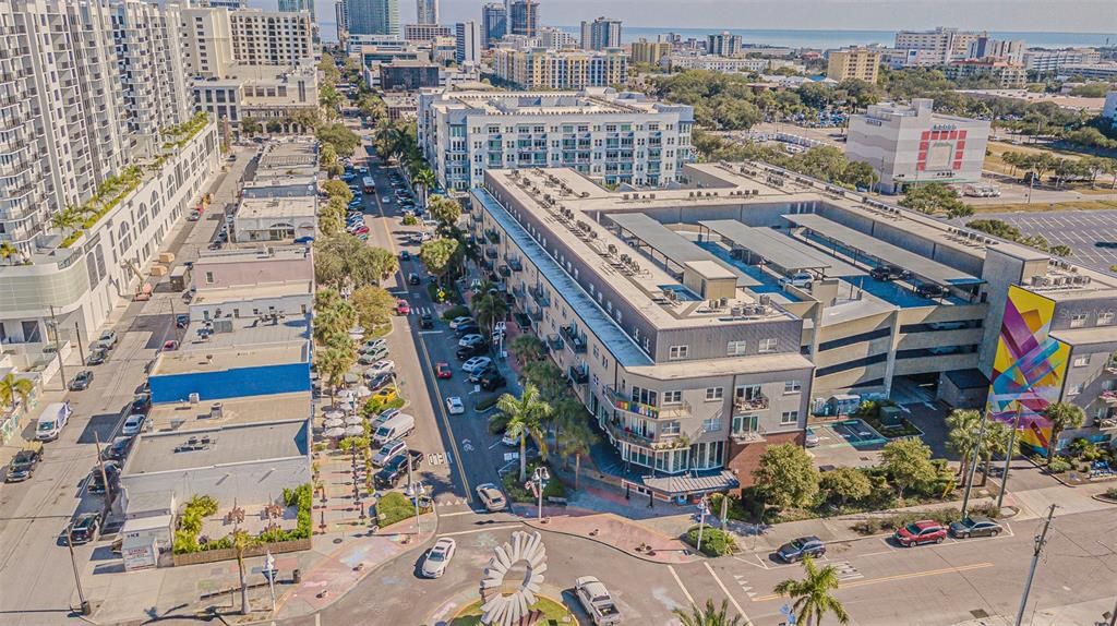 合同活跃: $468,000 (1 贝兹, 1 浴室, 1116 平方英尺)