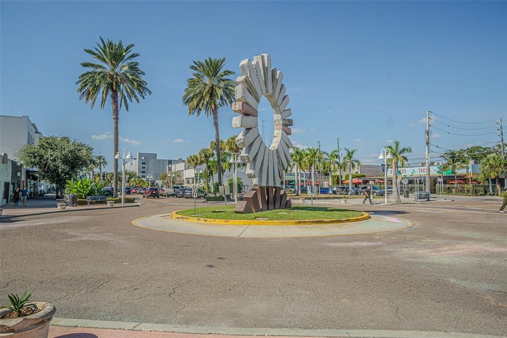 合同活跃: $468,000 (1 贝兹, 1 浴室, 1116 平方英尺)