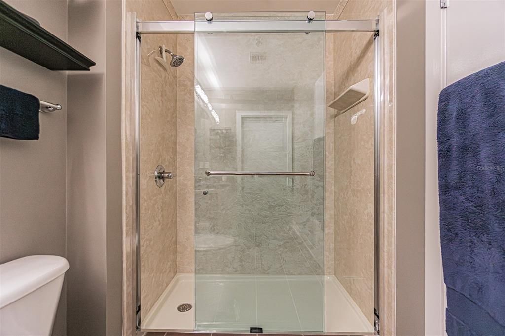 合同活跃: $468,000 (1 贝兹, 1 浴室, 1116 平方英尺)