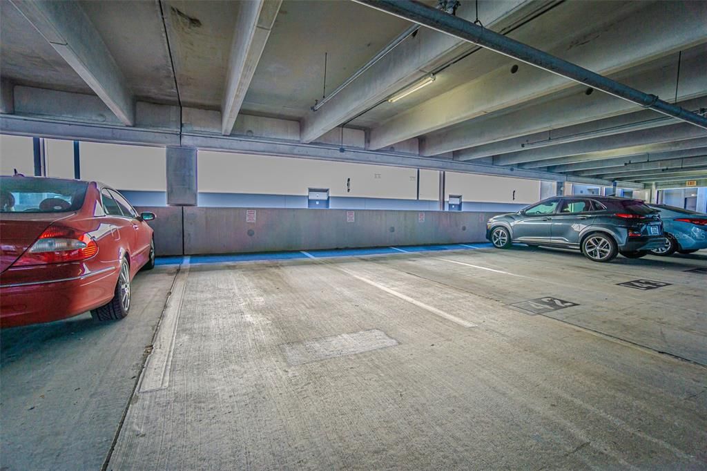 合同活跃: $468,000 (1 贝兹, 1 浴室, 1116 平方英尺)