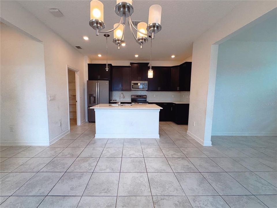 出租: $2,500 (3 贝兹, 2 浴室, 1849 平方英尺)