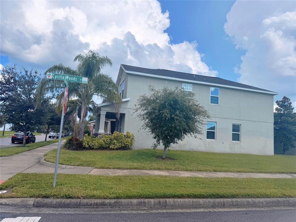 出租: $2,500 (3 贝兹, 2 浴室, 1849 平方英尺)