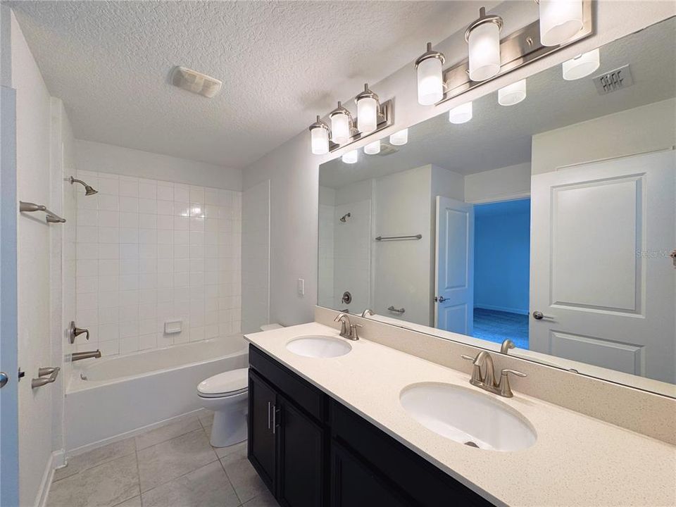 出租: $2,500 (3 贝兹, 2 浴室, 1849 平方英尺)