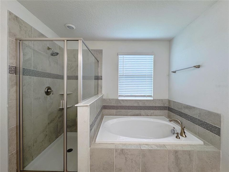 出租: $2,500 (3 贝兹, 2 浴室, 1849 平方英尺)