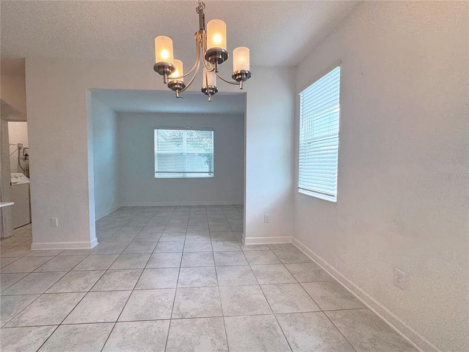 出租: $2,500 (3 贝兹, 2 浴室, 1849 平方英尺)