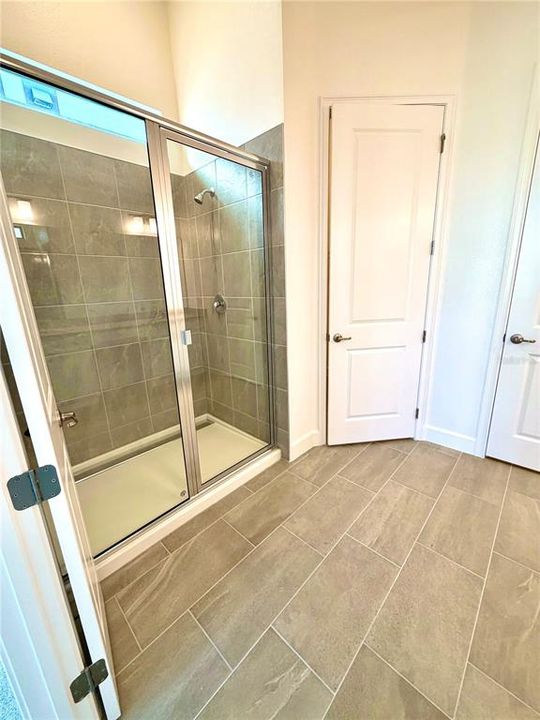 合同活跃: $2,450,000 (15 贝兹, 16 浴室, 6263 平方英尺)