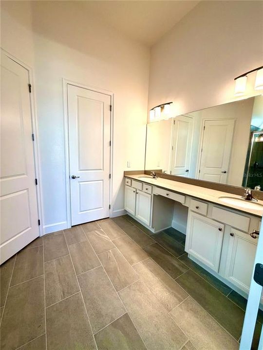 合同活跃: $2,450,000 (15 贝兹, 16 浴室, 6263 平方英尺)