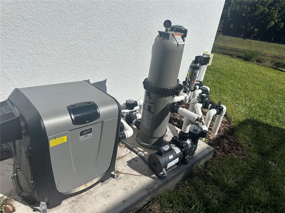 合同活跃: $2,450,000 (15 贝兹, 16 浴室, 6263 平方英尺)