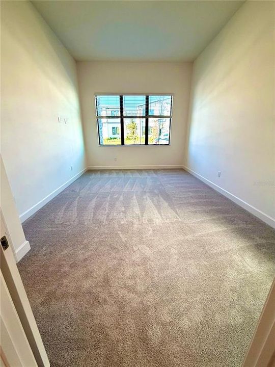 合同活跃: $2,450,000 (15 贝兹, 16 浴室, 6263 平方英尺)