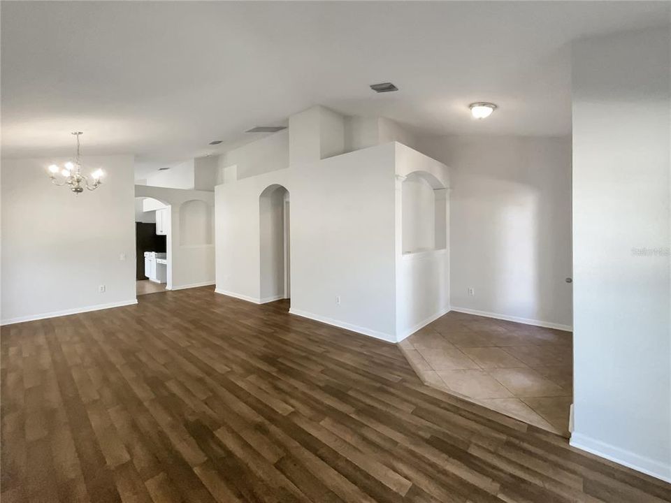 На продажу: $346,000 (4 спален, 2 ванн, 1936 Квадратных фут)