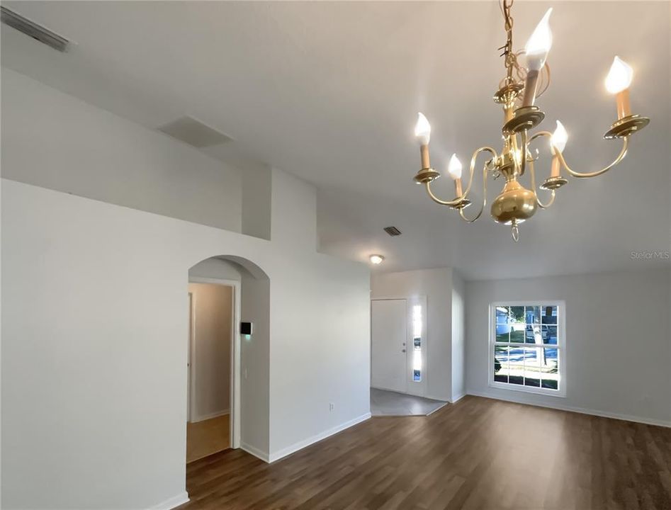 На продажу: $346,000 (4 спален, 2 ванн, 1936 Квадратных фут)