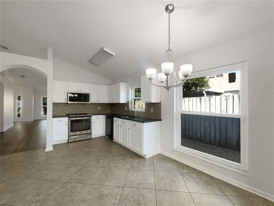 На продажу: $346,000 (4 спален, 2 ванн, 1936 Квадратных фут)