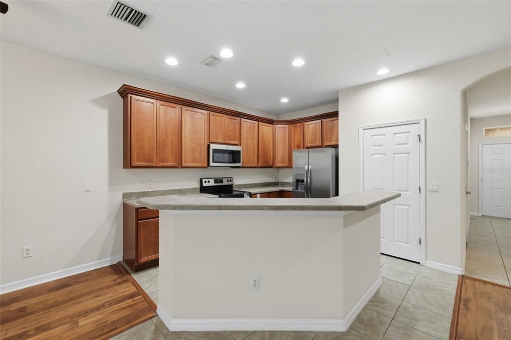 For Sale: $260,000 (3 beds, 2 baths, 1706 Square Feet)