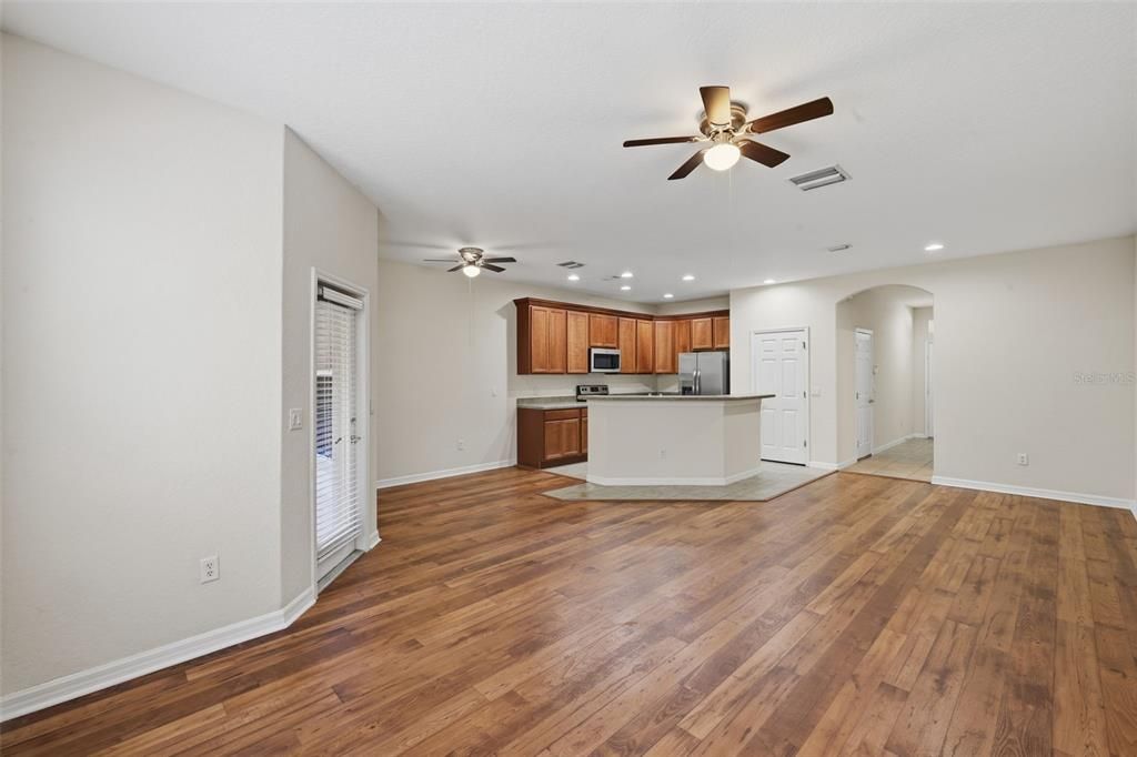 For Sale: $260,000 (3 beds, 2 baths, 1706 Square Feet)