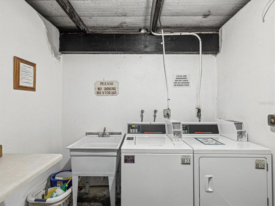 For Sale: $159,900 (2 beds, 1 baths, 904 Square Feet)