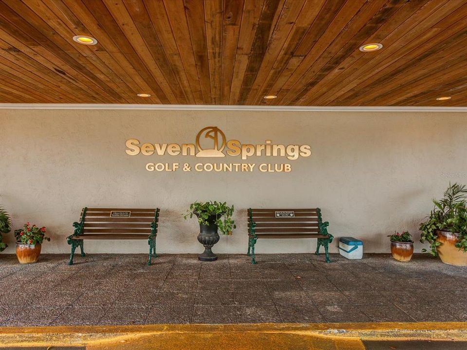 For Sale: $159,900 (2 beds, 1 baths, 904 Square Feet)