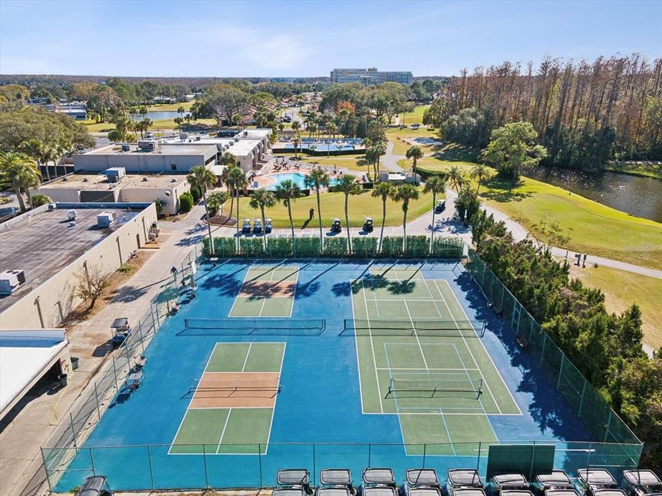 For Sale: $159,900 (2 beds, 1 baths, 904 Square Feet)