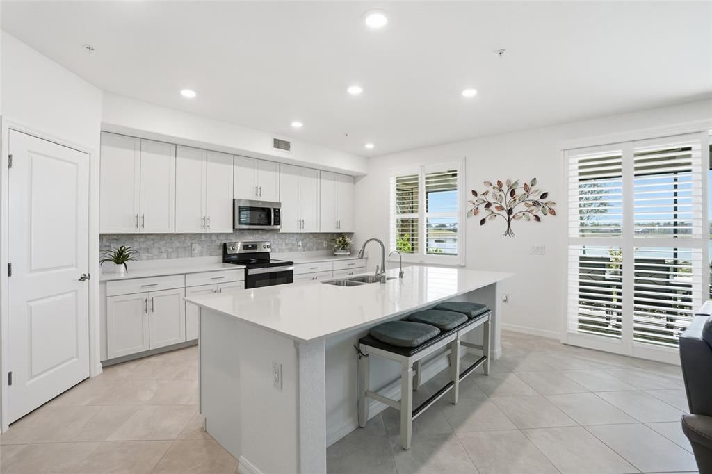 待售: $350,000 (3 贝兹, 2 浴室, 1917 平方英尺)