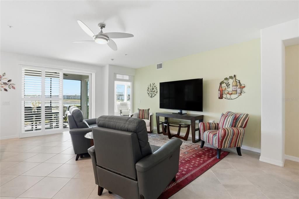 待售: $350,000 (3 贝兹, 2 浴室, 1917 平方英尺)