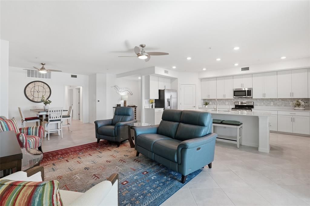 待售: $350,000 (3 贝兹, 2 浴室, 1917 平方英尺)