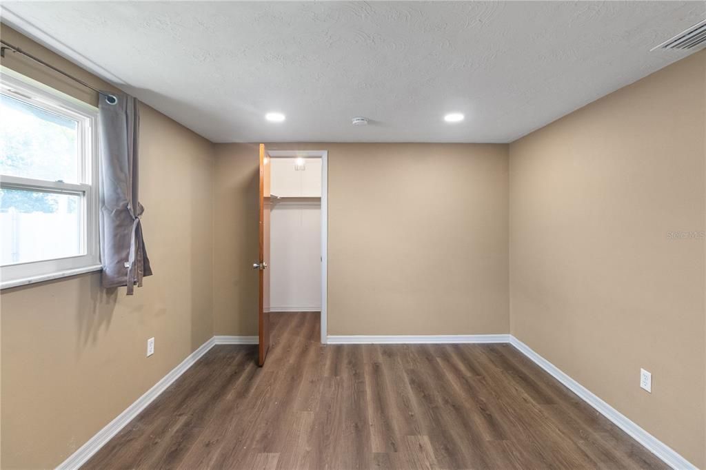 En Venta: $324,900 (4 camas, 3 baños, 1827 Pies cuadrados)