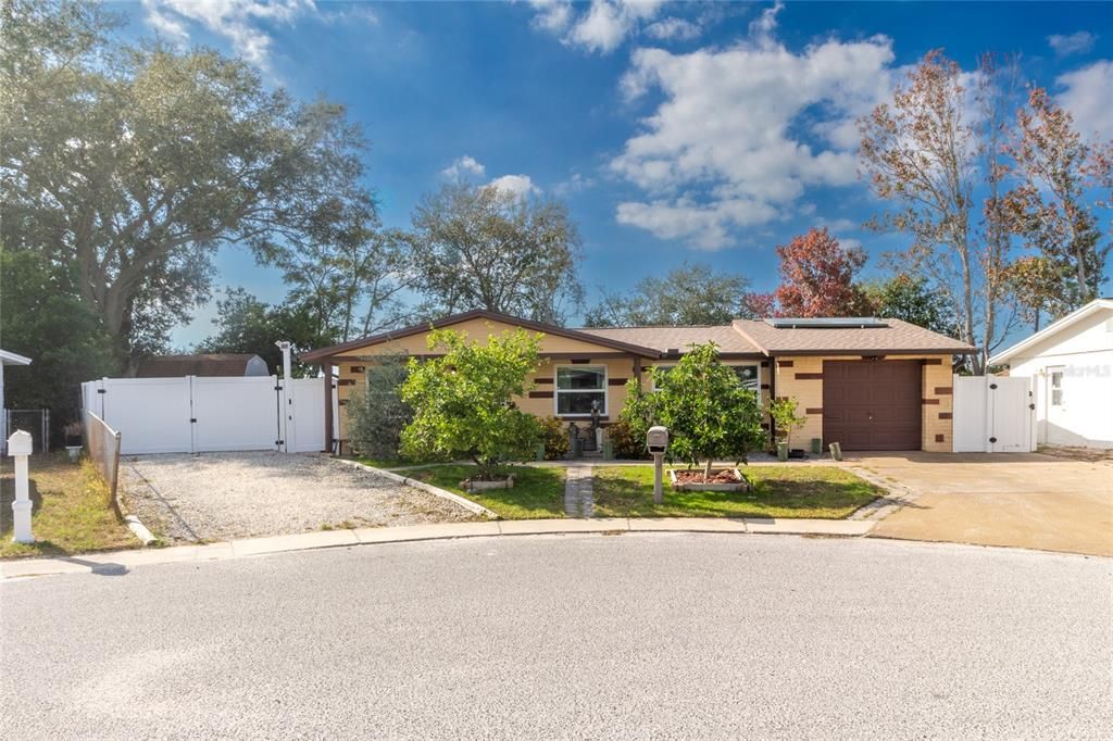 En Venta: $324,900 (4 camas, 3 baños, 1827 Pies cuadrados)