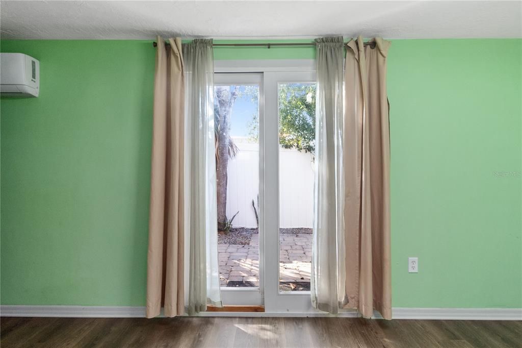 En Venta: $324,900 (4 camas, 3 baños, 1827 Pies cuadrados)