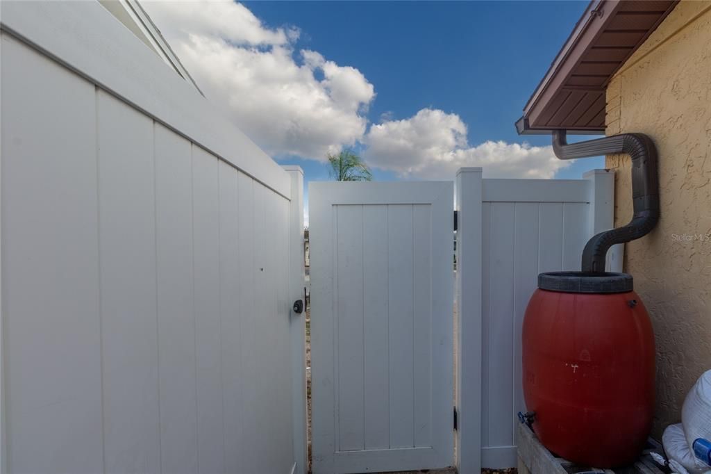 En Venta: $324,900 (4 camas, 3 baños, 1827 Pies cuadrados)