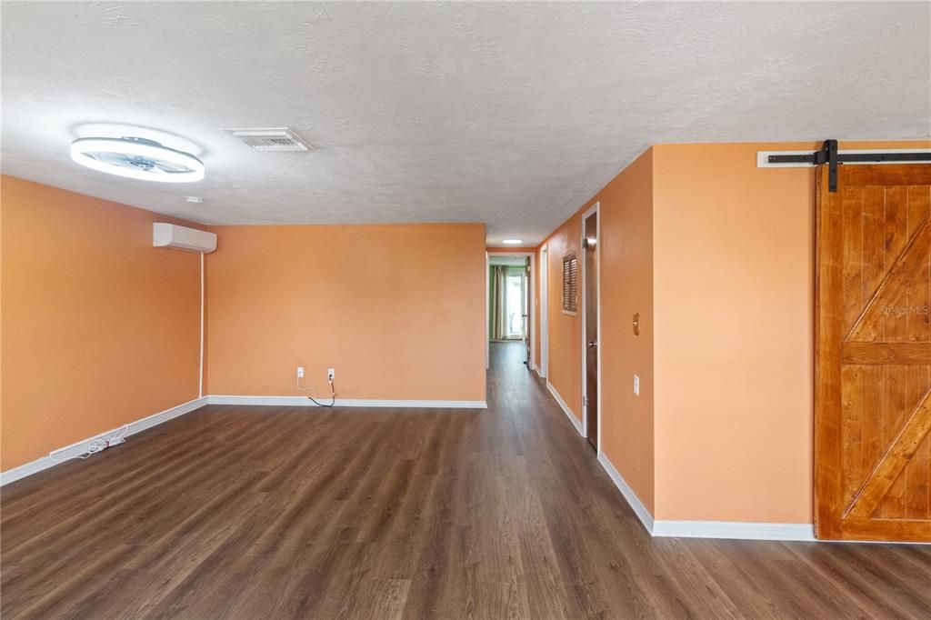 En Venta: $324,900 (4 camas, 3 baños, 1827 Pies cuadrados)