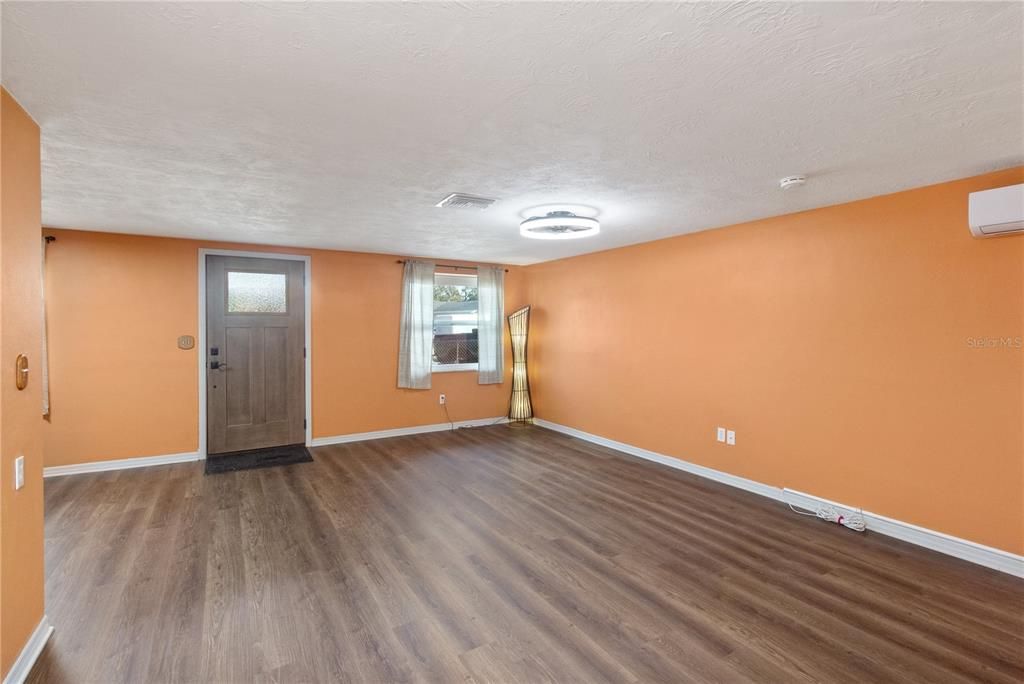 En Venta: $324,900 (4 camas, 3 baños, 1827 Pies cuadrados)