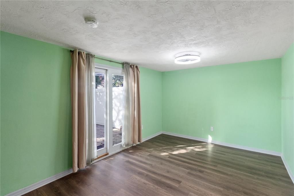 En Venta: $324,900 (4 camas, 3 baños, 1827 Pies cuadrados)