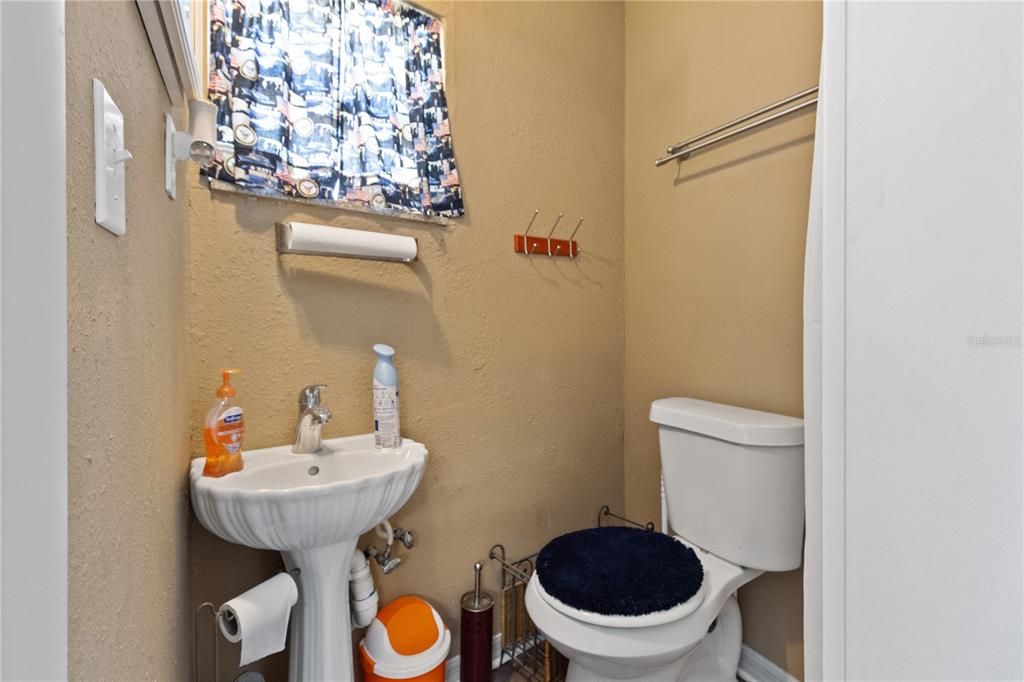 En Venta: $324,900 (4 camas, 3 baños, 1827 Pies cuadrados)