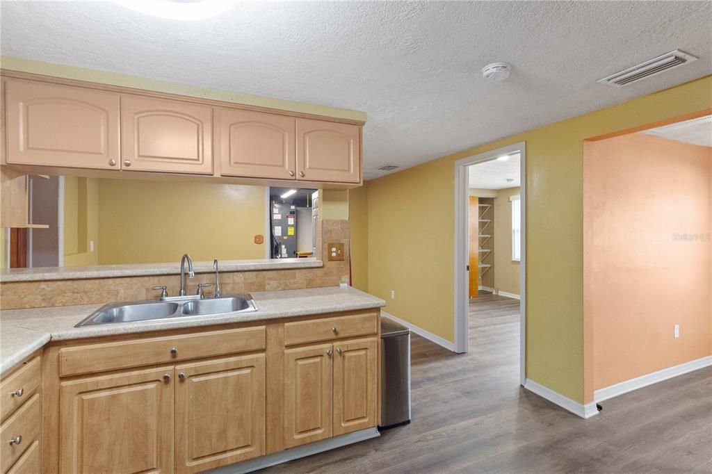 En Venta: $324,900 (4 camas, 3 baños, 1827 Pies cuadrados)