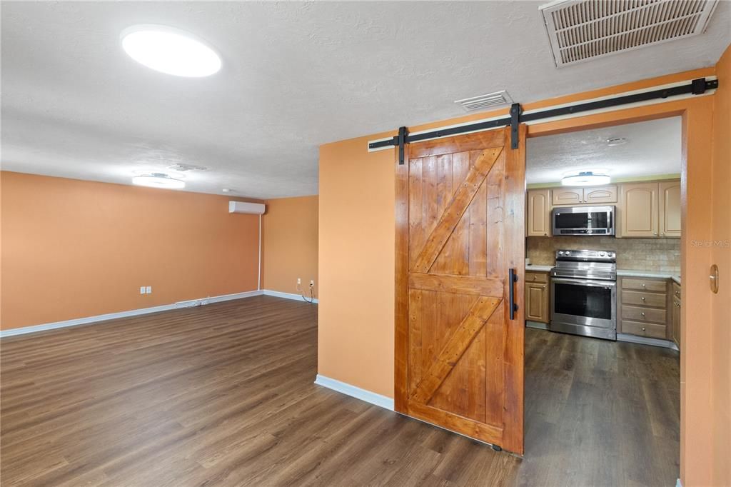 En Venta: $324,900 (4 camas, 3 baños, 1827 Pies cuadrados)