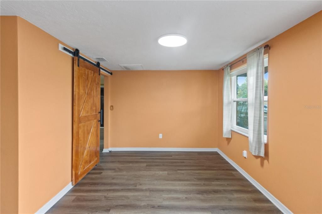 En Venta: $324,900 (4 camas, 3 baños, 1827 Pies cuadrados)